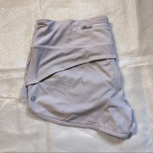 8 Reg speed up Lululemmon white shorts